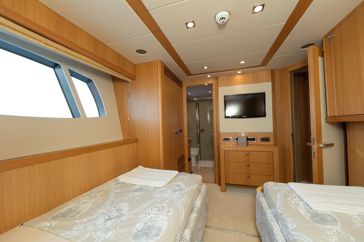 2011 Sunseeker 111 