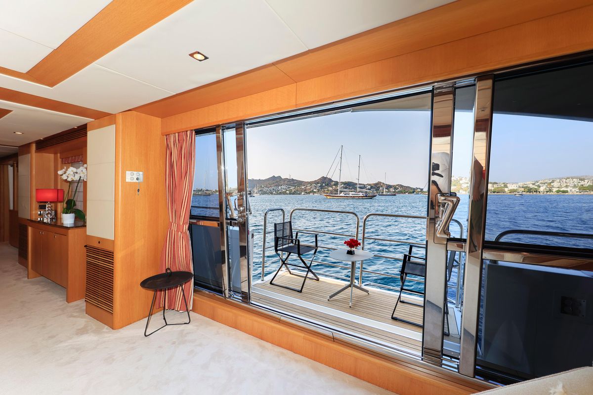 2011 Sunseeker 111 
