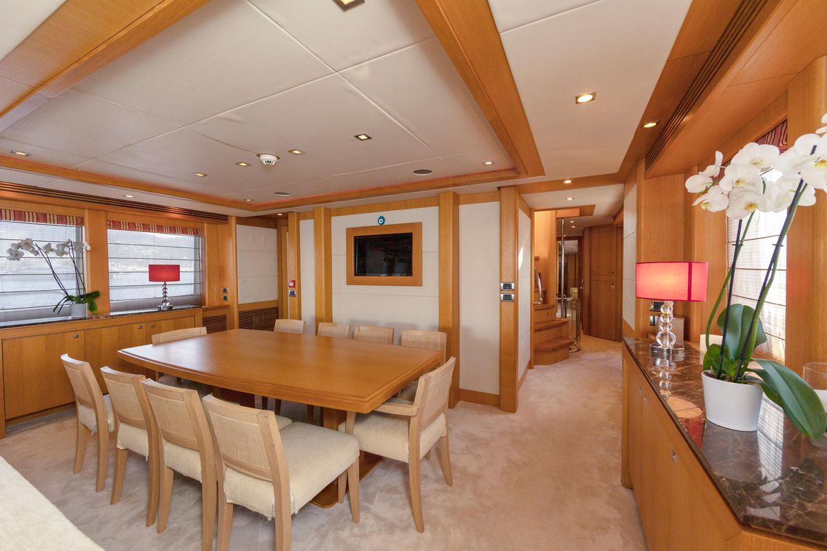 2011 Sunseeker 111 