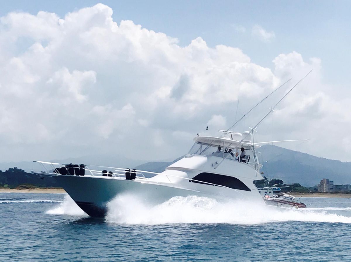 2007 Viking 52 