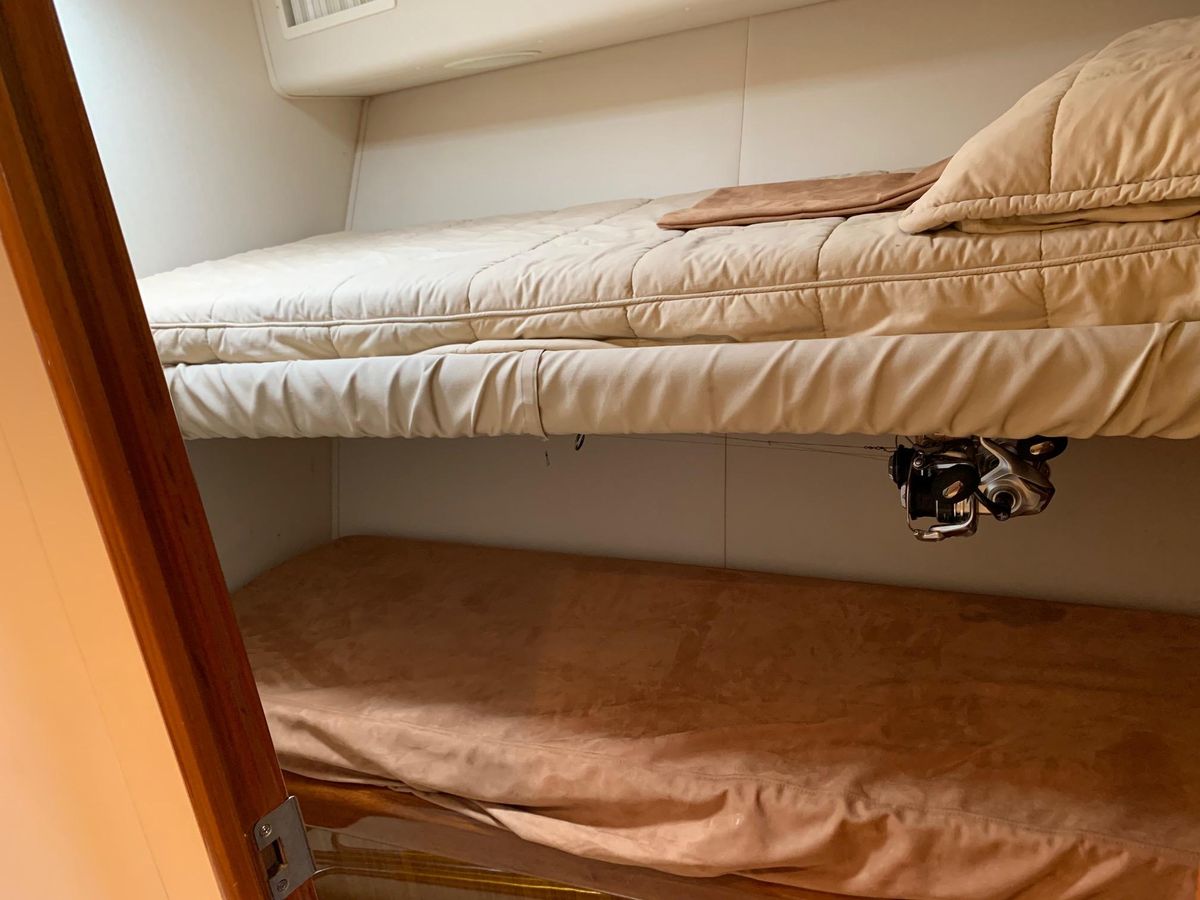 2007 Viking 52 