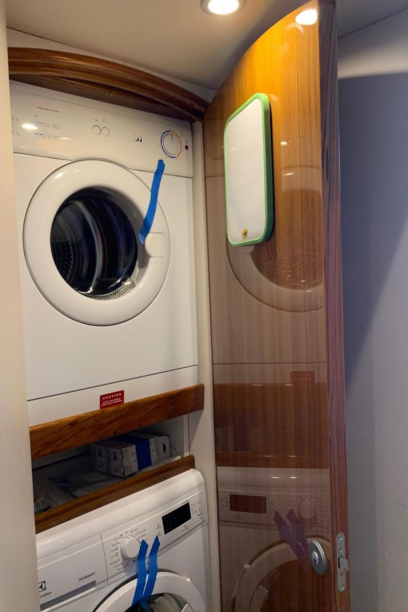 2007 Viking 52 