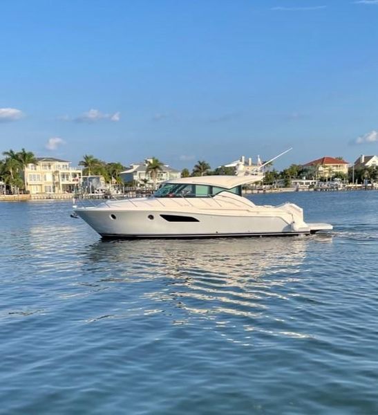 2017 Tiara Yachts C44 Coupe