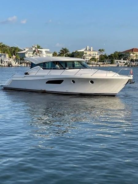 2017 Tiara Yachts C44 Coupe