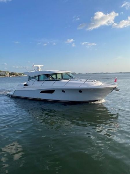 2017 Tiara Yachts C44 Coupe