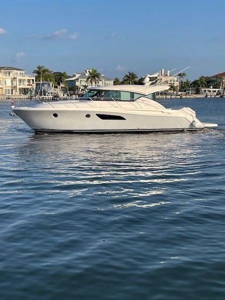 2017 Tiara Yachts C44 Coupe