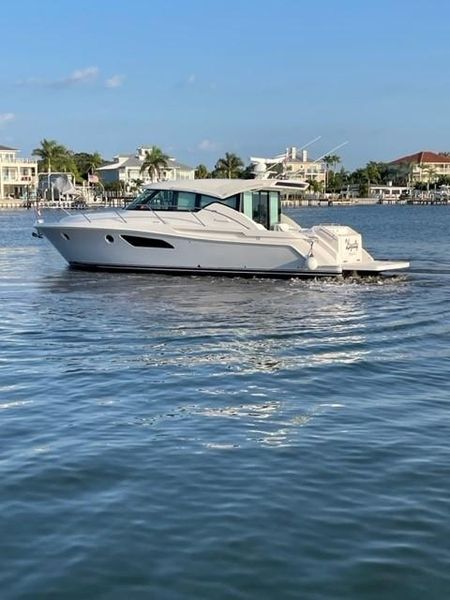 2017 Tiara Yachts C44 Coupe