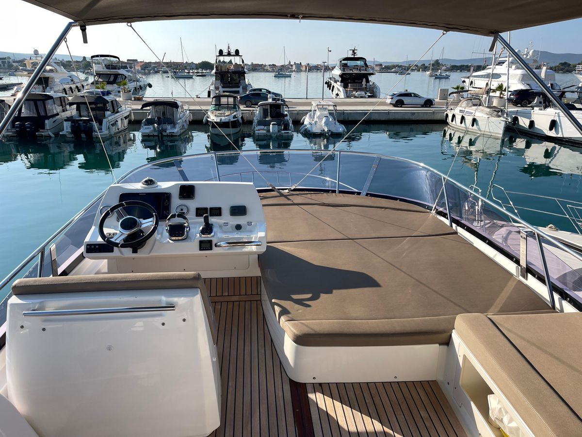 2014 Prestige 45 