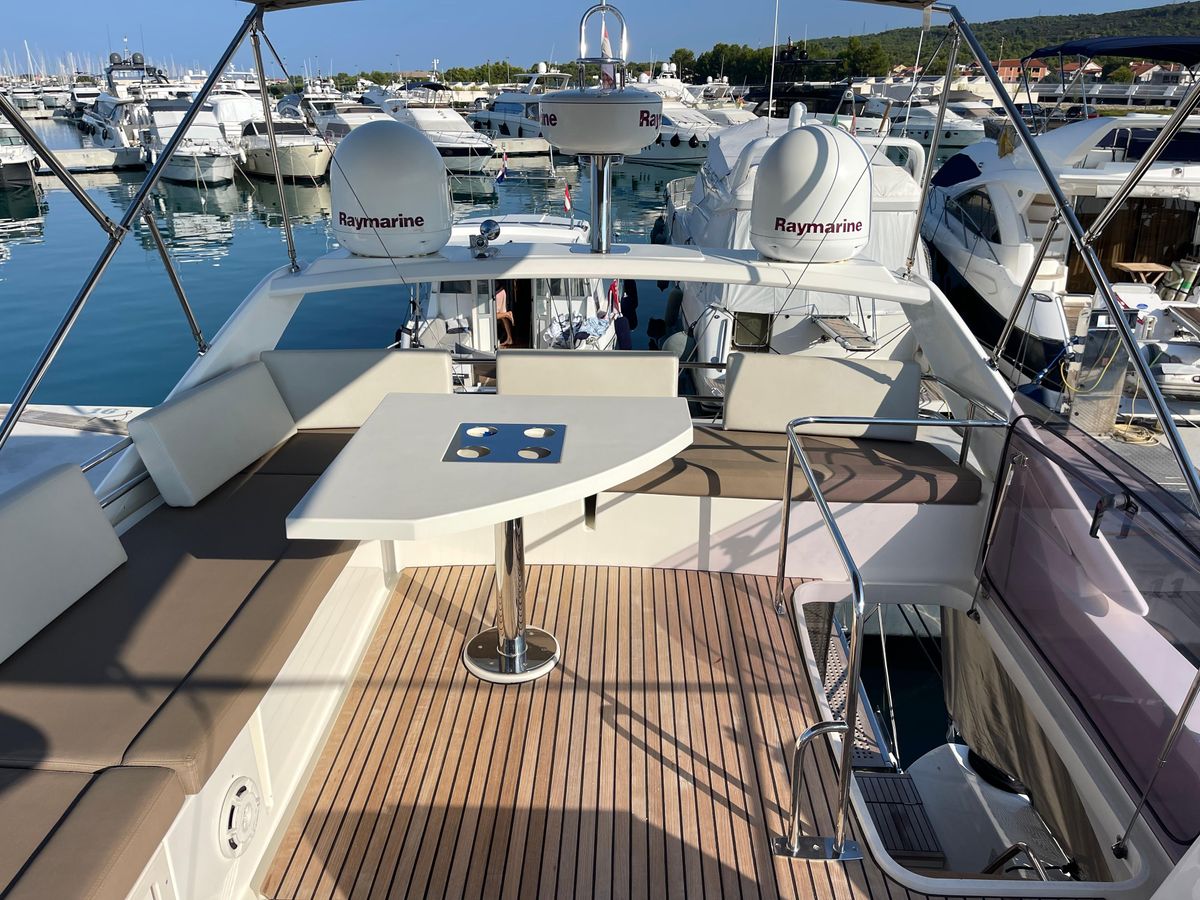 2014 Prestige 45 