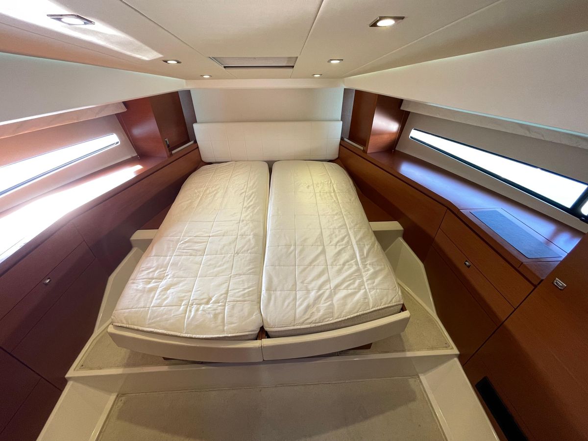 2014 Prestige 45 