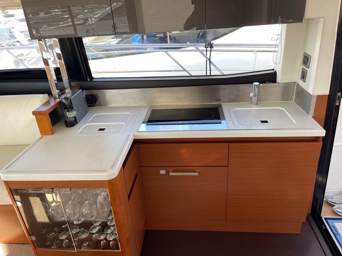 2014 Prestige 45 
