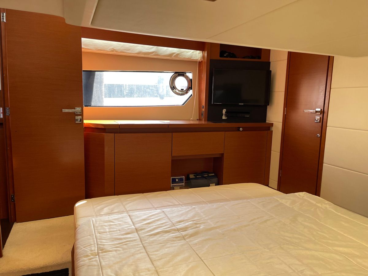 2014 Prestige 45 
