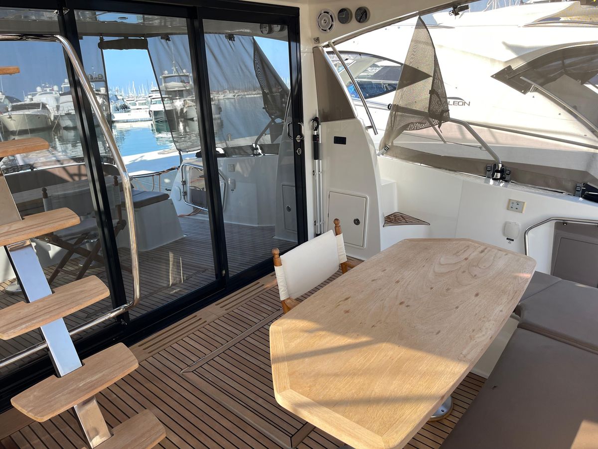 2014 Prestige 45 