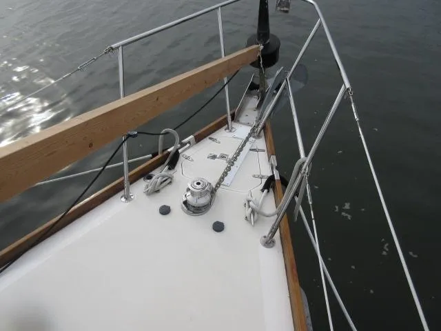 Chessea Horse Yacht Photos Pics Anchor windlass