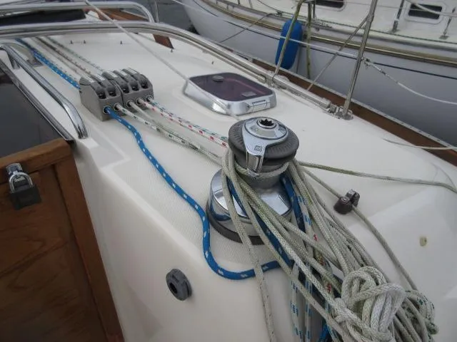 Chessea Horse Yacht Photos Pics Electric halyard winch