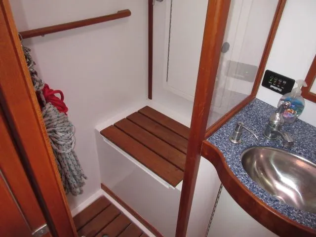 Chessea Horse Yacht Photos Pics Shower