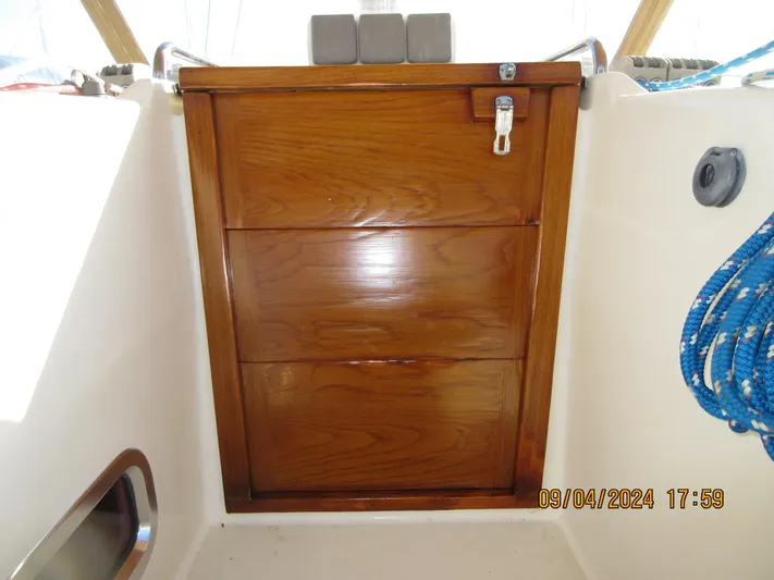 Chessea Horse Yacht Photos Pics Fresh varnish