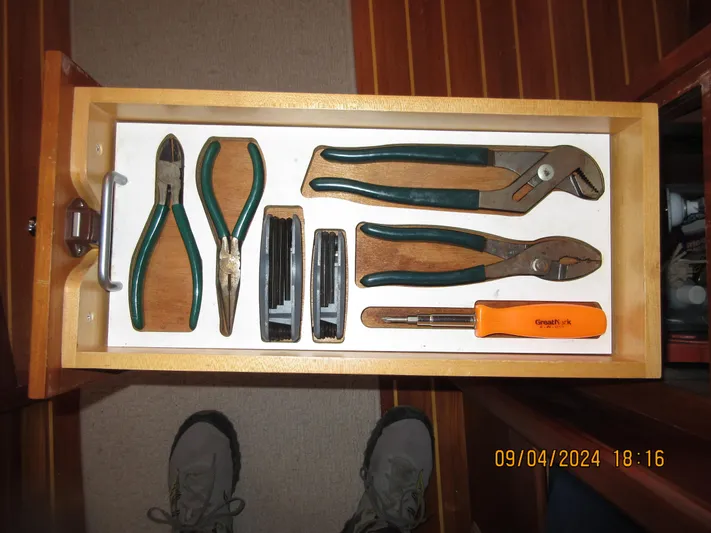 Chessea Horse Yacht Photos Pics Tool drawer