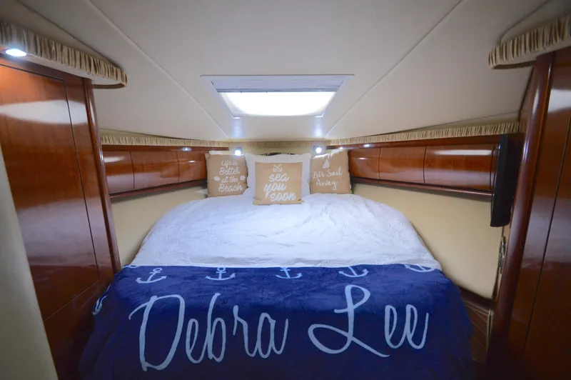 Debra Lee Yacht Photos Pics 