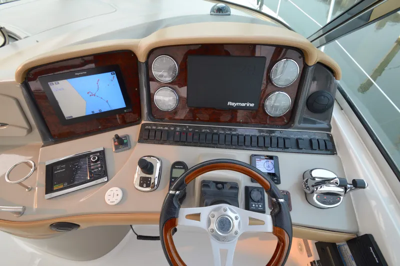 Debra Lee Yacht Photos Pics 