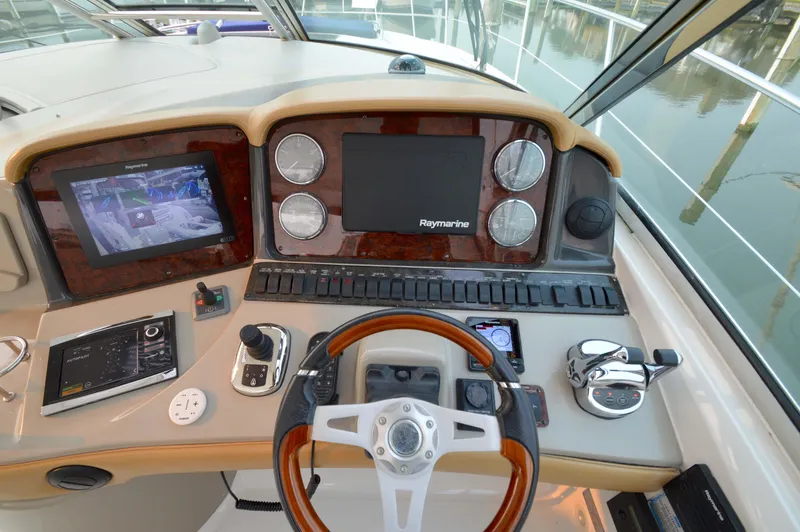 Debra Lee Yacht Photos Pics 