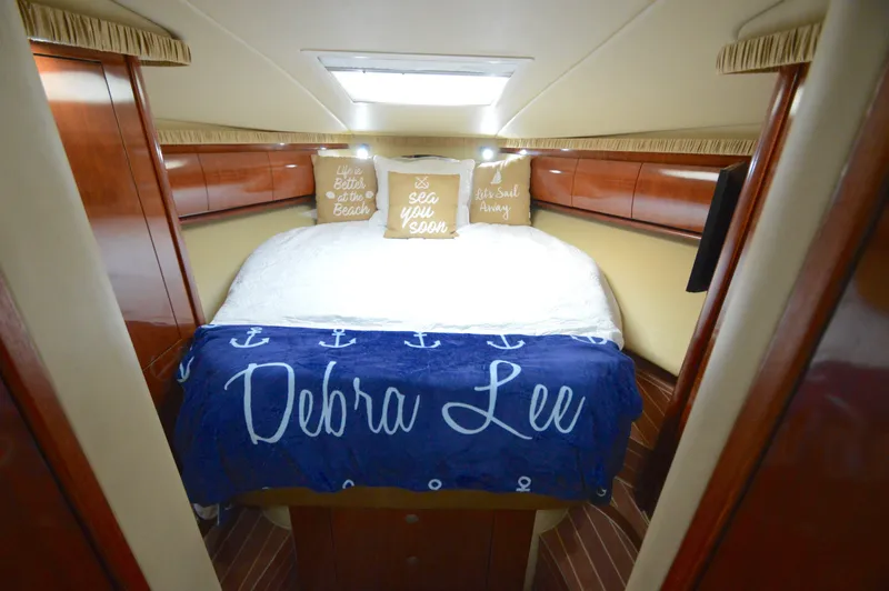 Debra Lee Yacht Photos Pics 