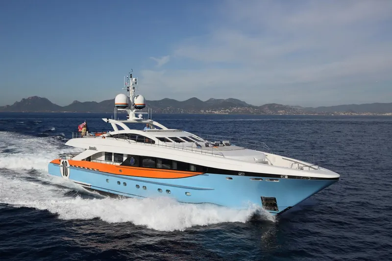 Aurelia Yacht Photos Pics HEESEN 3700