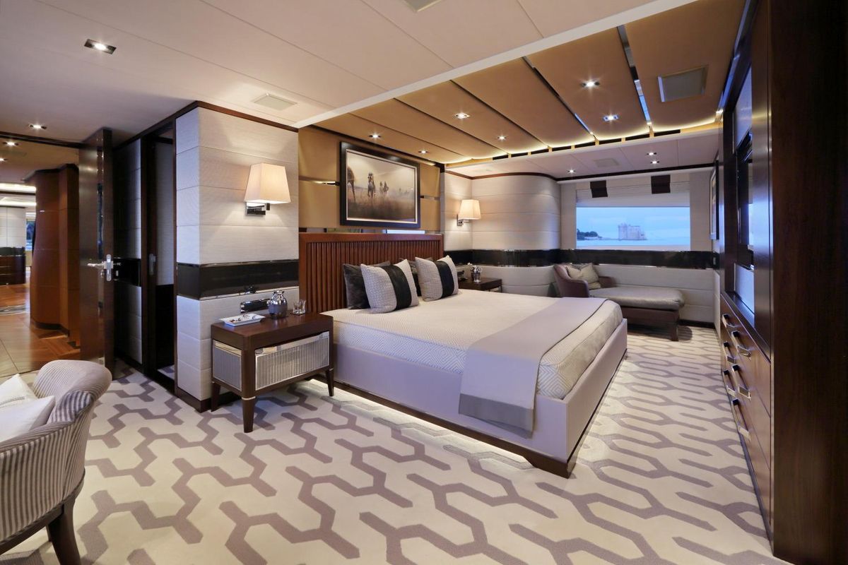 2011 Heesen 122 