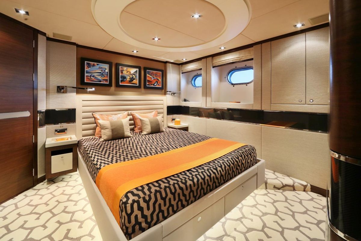 2011 Heesen 122 