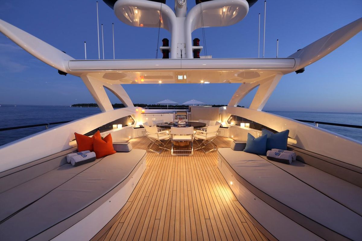 2011 Heesen 122 
