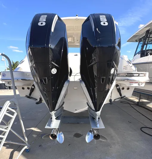 Divine Mer-sea Yacht Photos Pics 