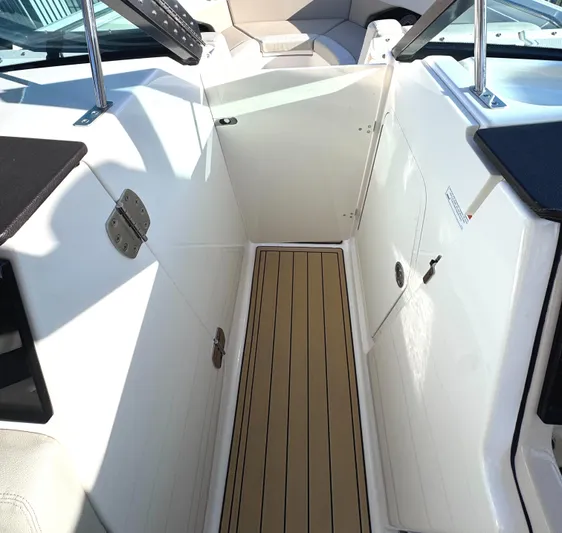 Divine Mer-sea Yacht Photos Pics 