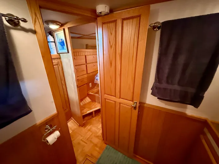 Brilyndia Yacht Photos Pics 