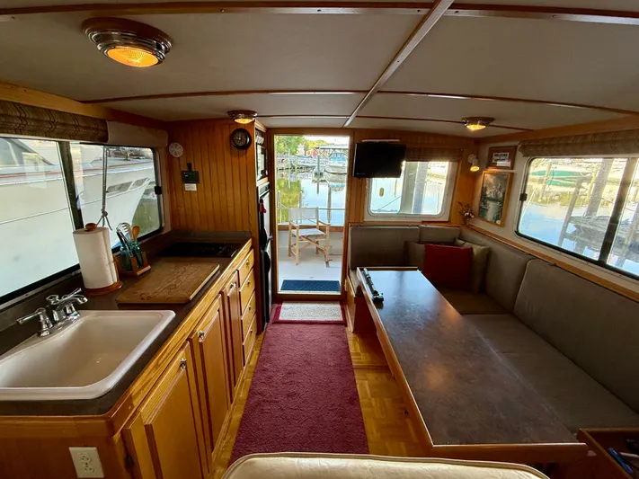 Brilyndia Yacht Photos Pics 