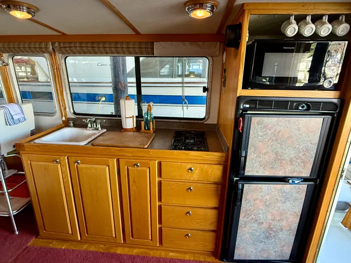 Brilyndia Yacht Photos Pics 