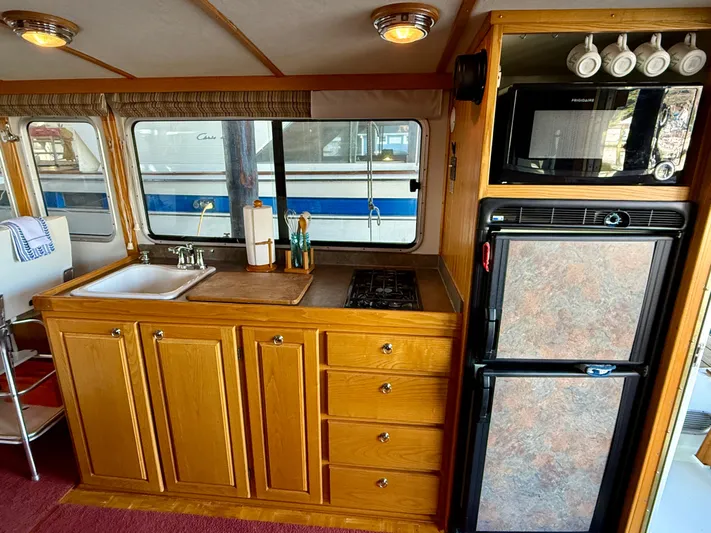 Brilyndia Yacht Photos Pics 