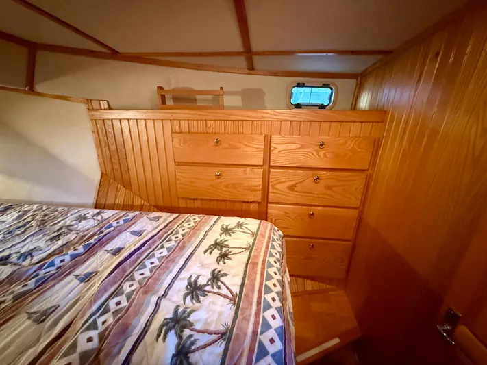 Brilyndia Yacht Photos Pics 