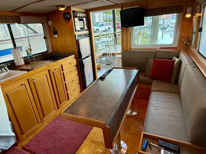 Brilyndia Yacht Photos Pics 