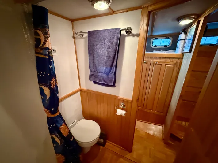 Brilyndia Yacht Photos Pics 