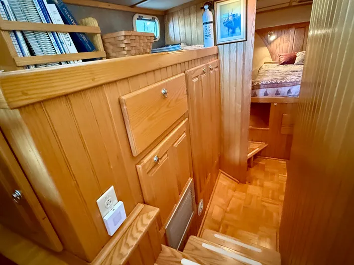 Brilyndia Yacht Photos Pics 