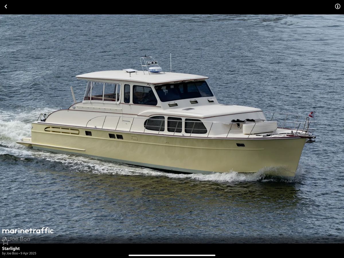 2006 Huckins 56 