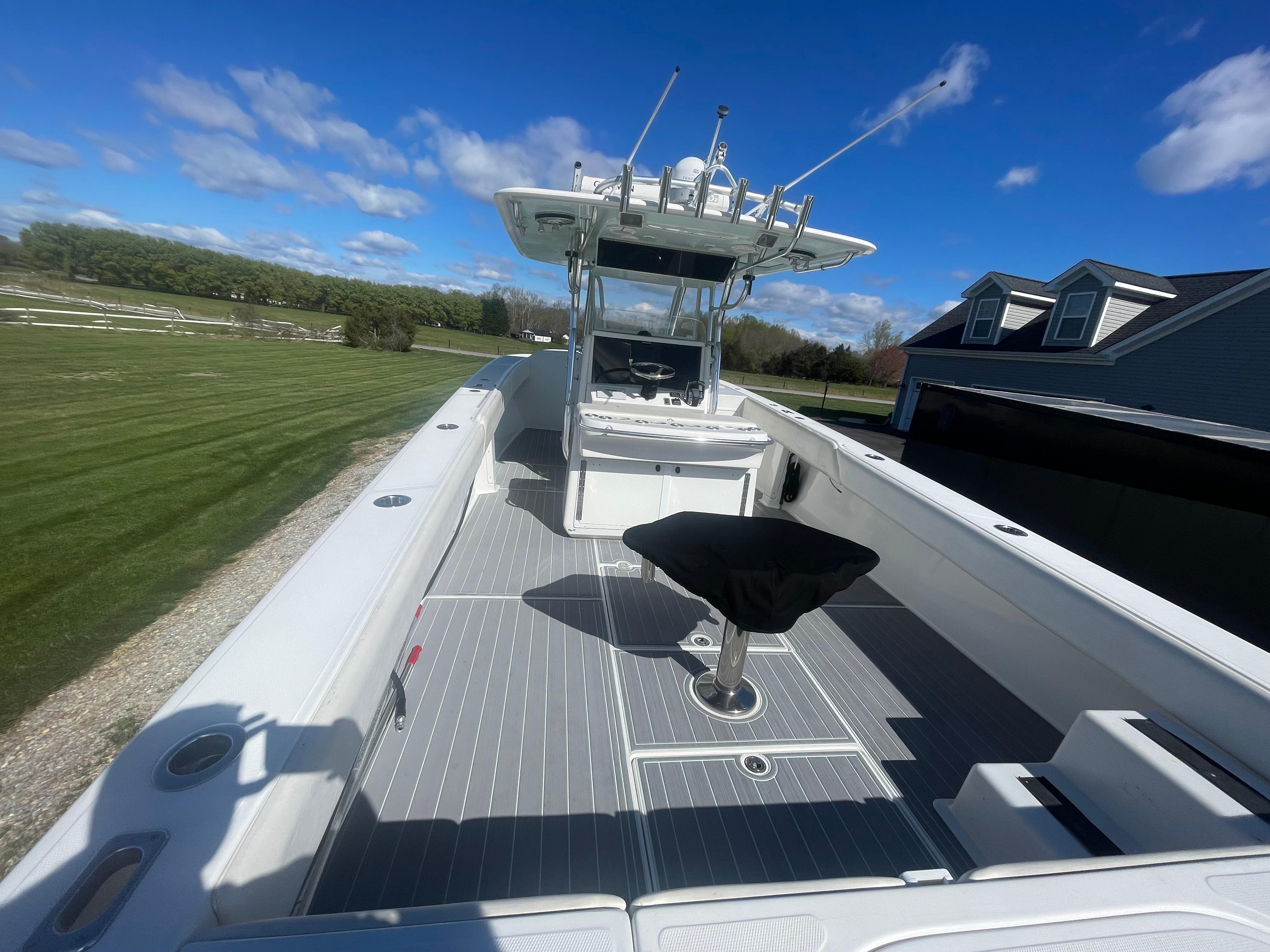 2008 Venture 39 Cuddy Cabin Center Console for sale YachtWorld