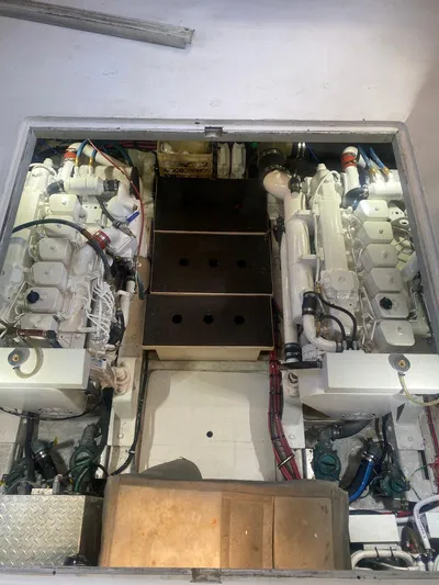 Ronda-vous Yacht Photos Pics 