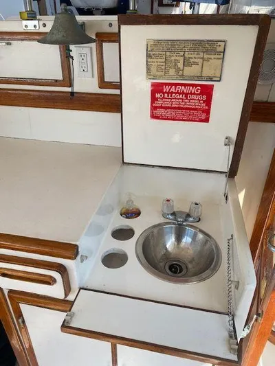 Ronda-vous Yacht Photos Pics 