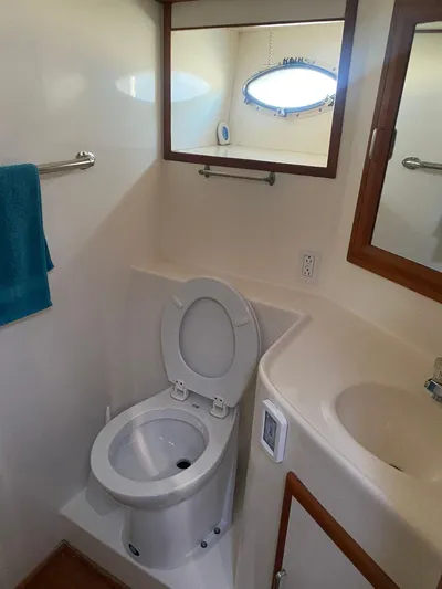 Ronda-vous Yacht Photos Pics 