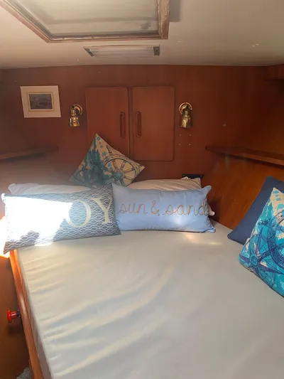 Ronda-vous Yacht Photos Pics 