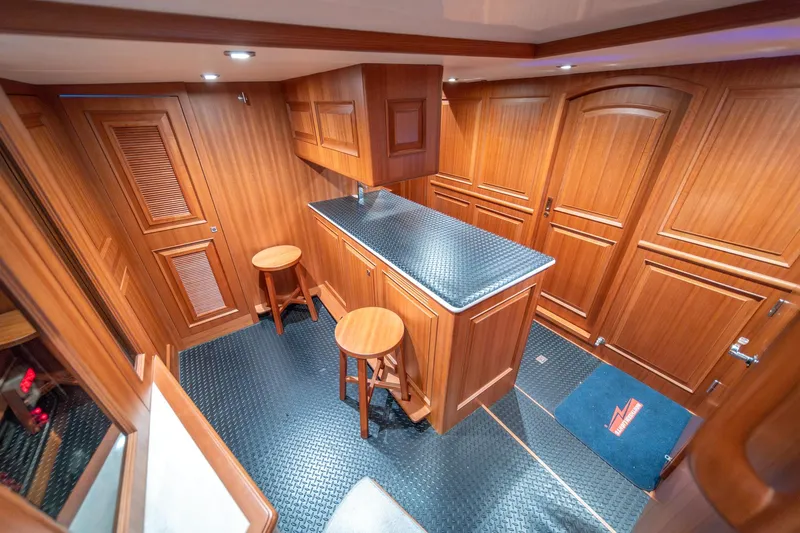 750 Skylounge Yacht Photos Pics 