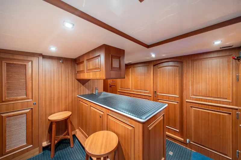 750 Skylounge Yacht Photos Pics 