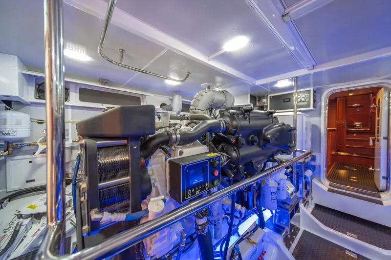 750 Skylounge Yacht Photos Pics 