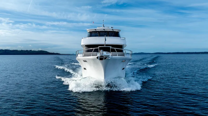 750 Skylounge Yacht Photos Pics 